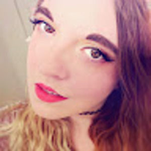 Meet your Posher, Caitlin